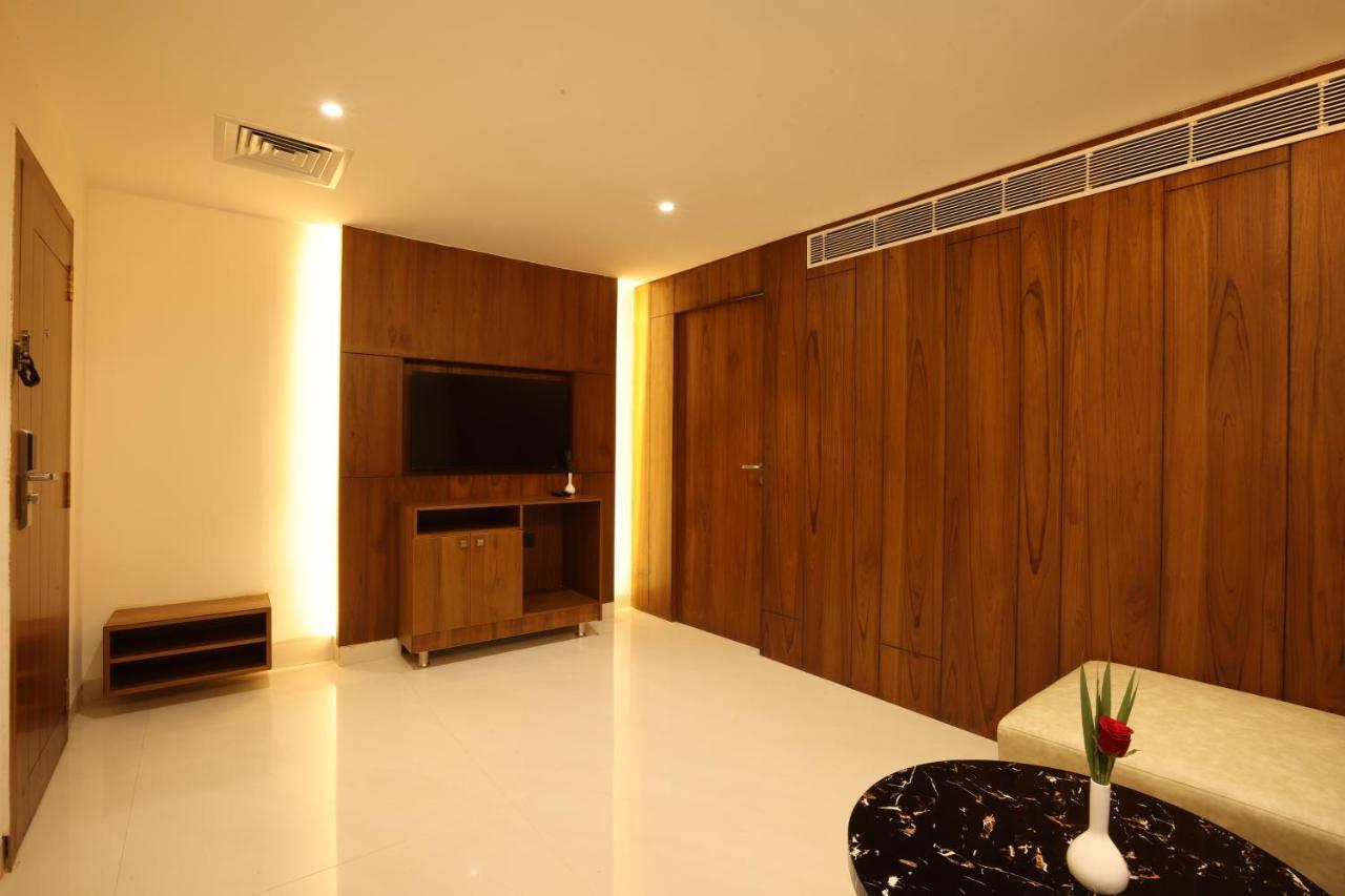 Royal Plaza Suites By Rak Rooms, Mangaluru Exterior foto